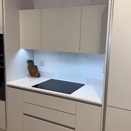 Nyaraló Modern 4 Bed Town House