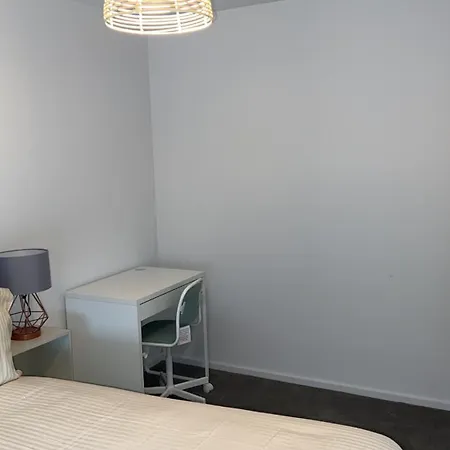 Modern 4 Bed Town House Nyaraló *