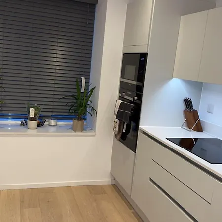Modern 4 Bed Town House Hébergement de vacances Bristol