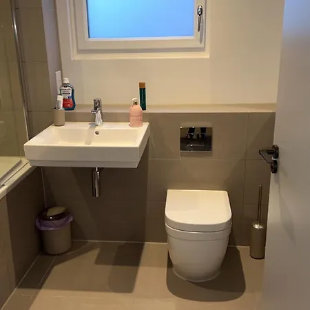 Hébergement de vacances Modern 4 Bed Town House