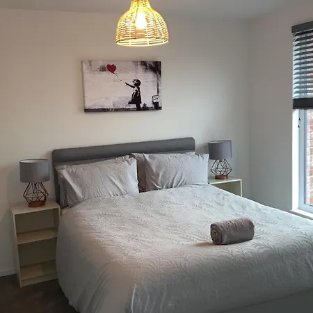 Modern 4 Bed Town House Casa de Férias