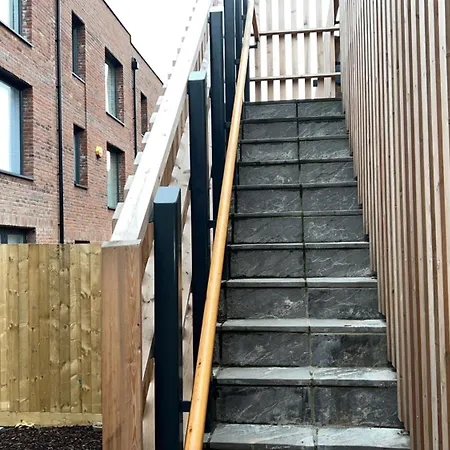Modern 4 Bed Town House Bristol