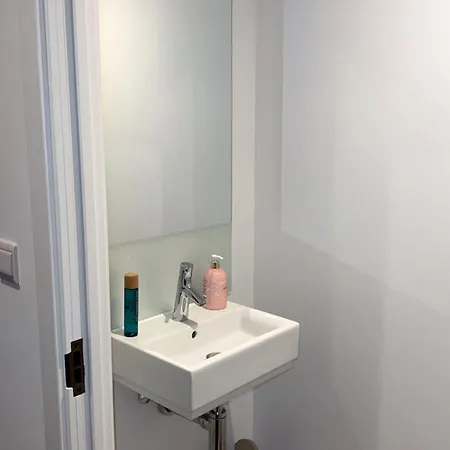 Hébergement de vacances Modern 4 Bed Town House